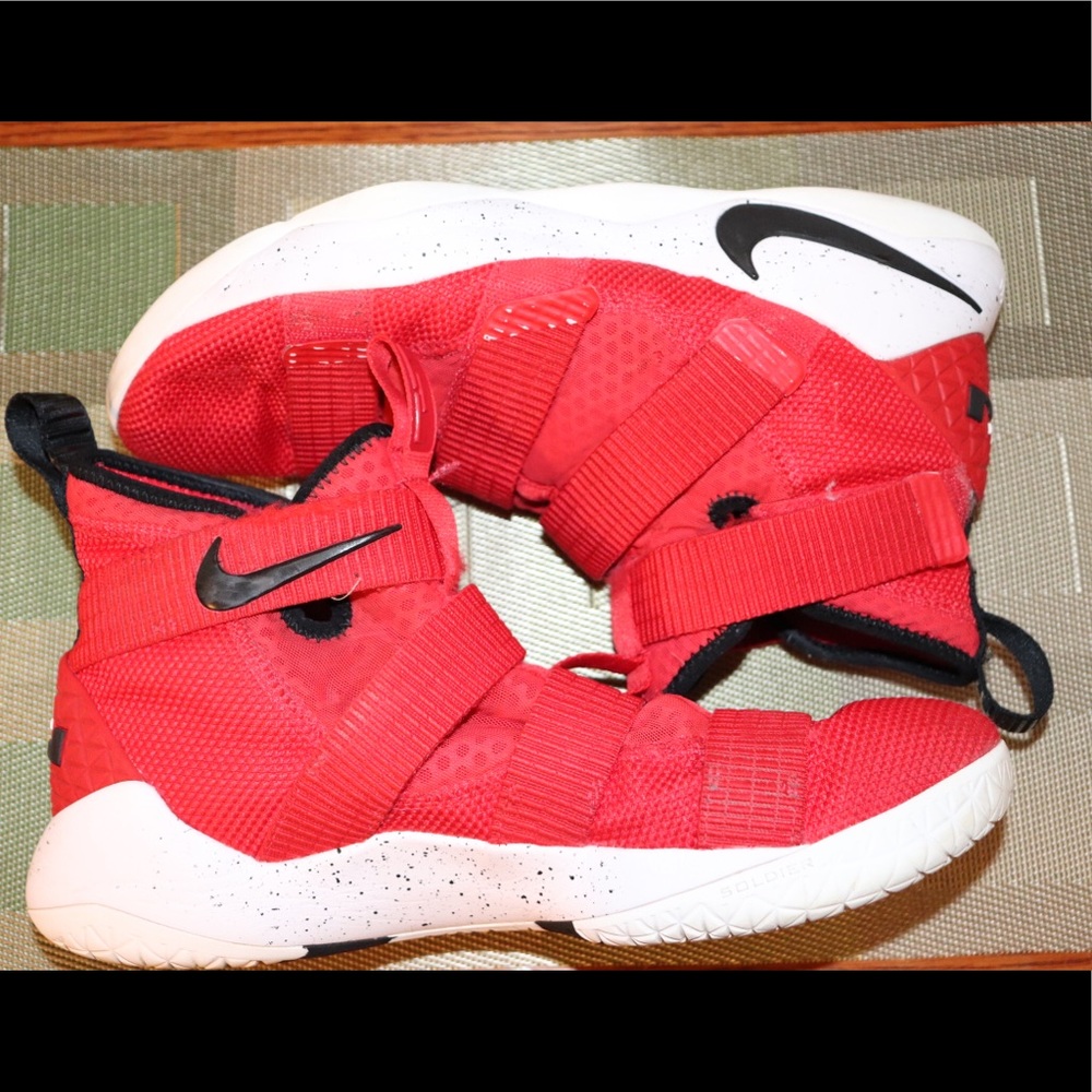 Lebron Soldier 10